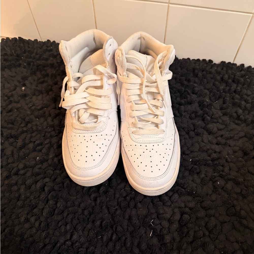 Nike White Sneakers Unisex Love ❣️